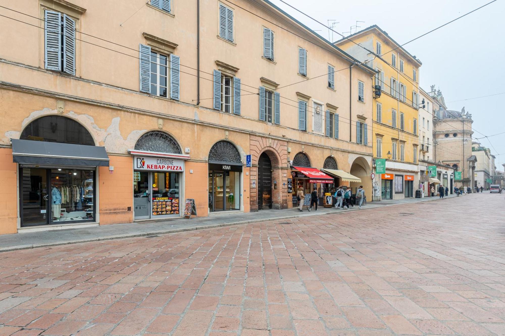 Teatro Regio Exclusive Apartment Parma Luaran gambar